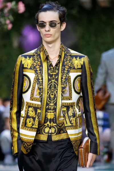Look 57